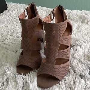 Torrid Olive Cutout Heel Booties 8.5W